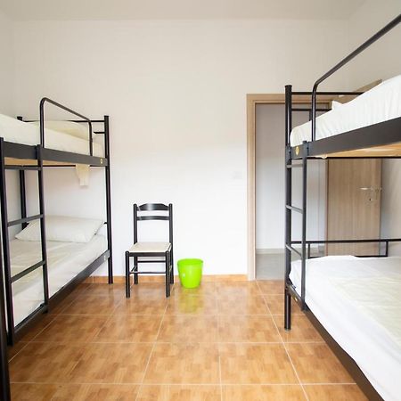 Wallaby Hostel Sarandë Buitenkant foto